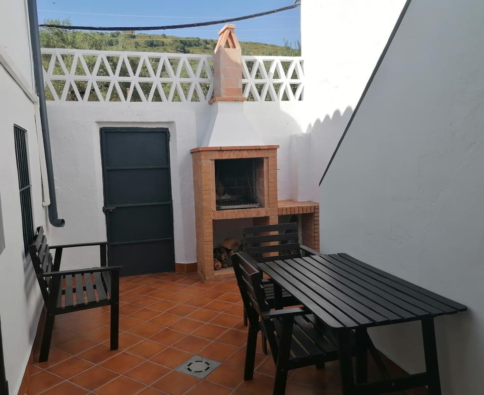 Patio, BBQ facilities, Garden