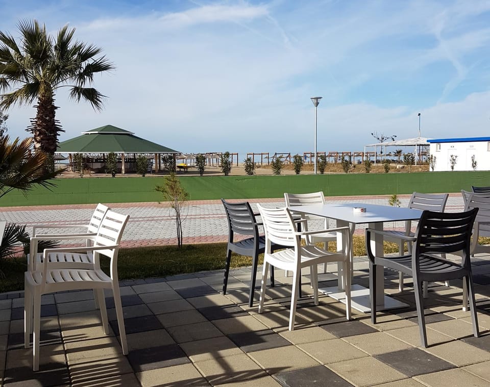 Day, Natural landscape, Lounge or bar