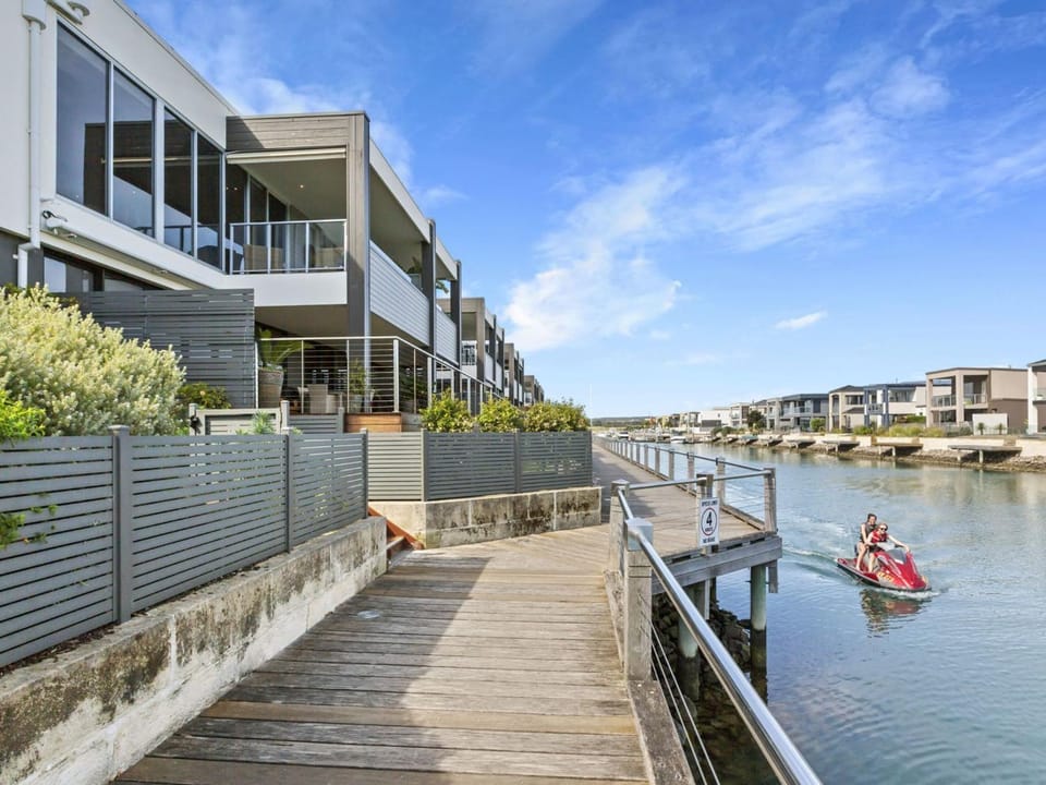 Marina View Apartment in Dromana