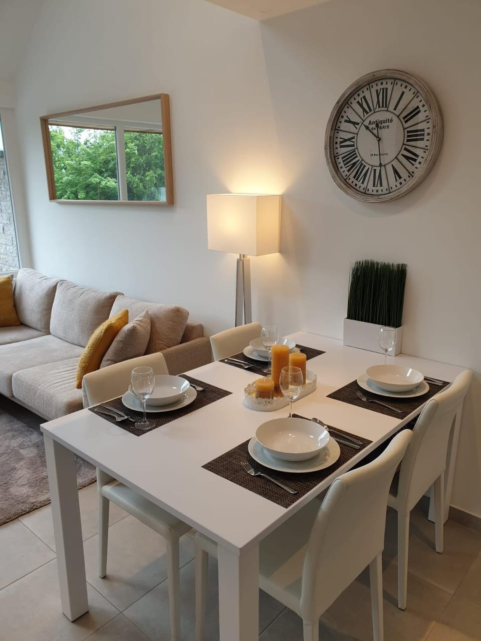 Living room, Dining area