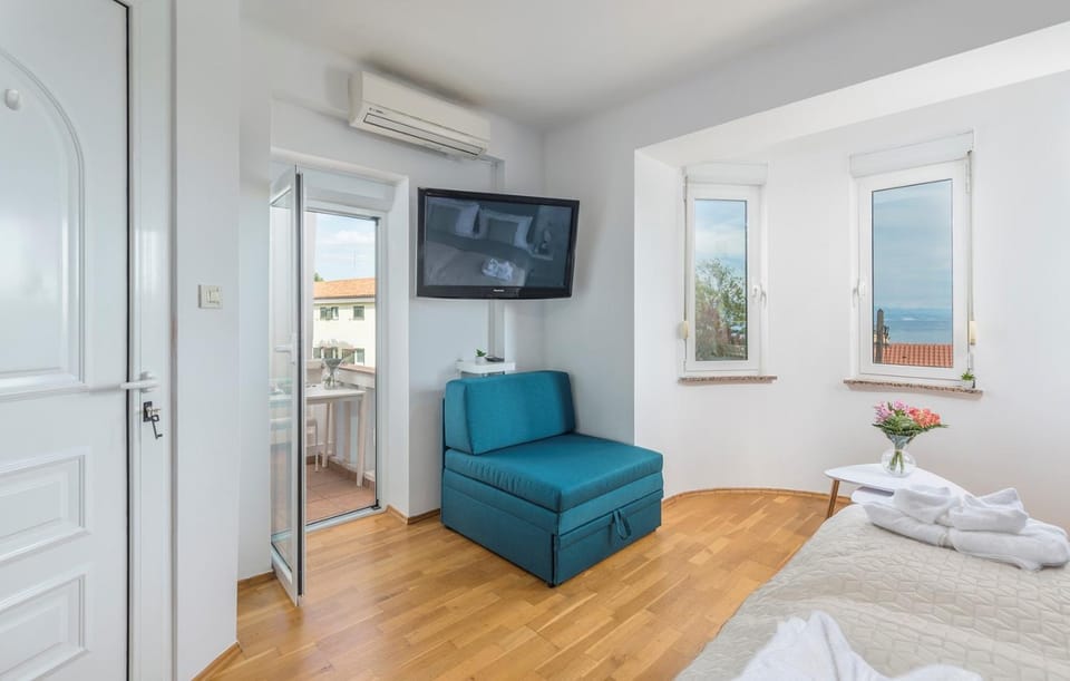 Tea Suite with Sea view Apartment in Opatija