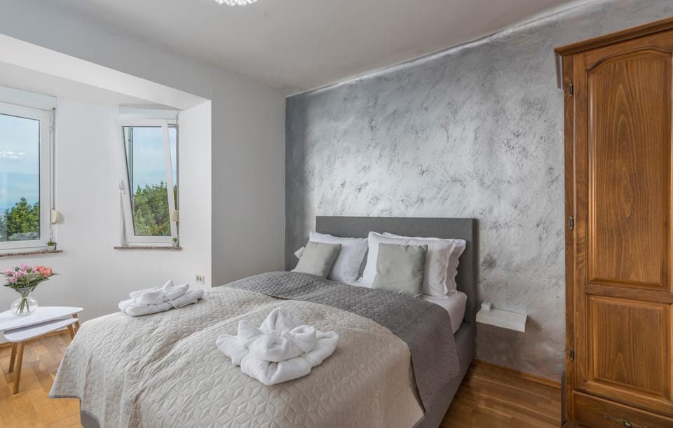 Tea Suite with Sea view Apartment in Opatija