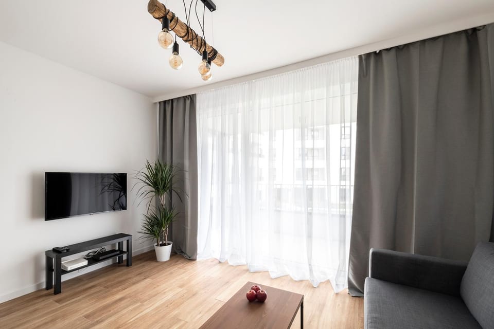 Communal lounge/ TV room, TV and multimedia, Living room, Seating area, Dining area