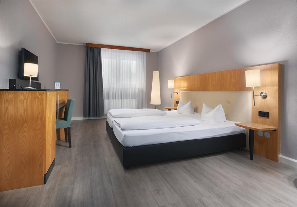 Bed, Photo of the whole room, Decorative detail, Bedroom