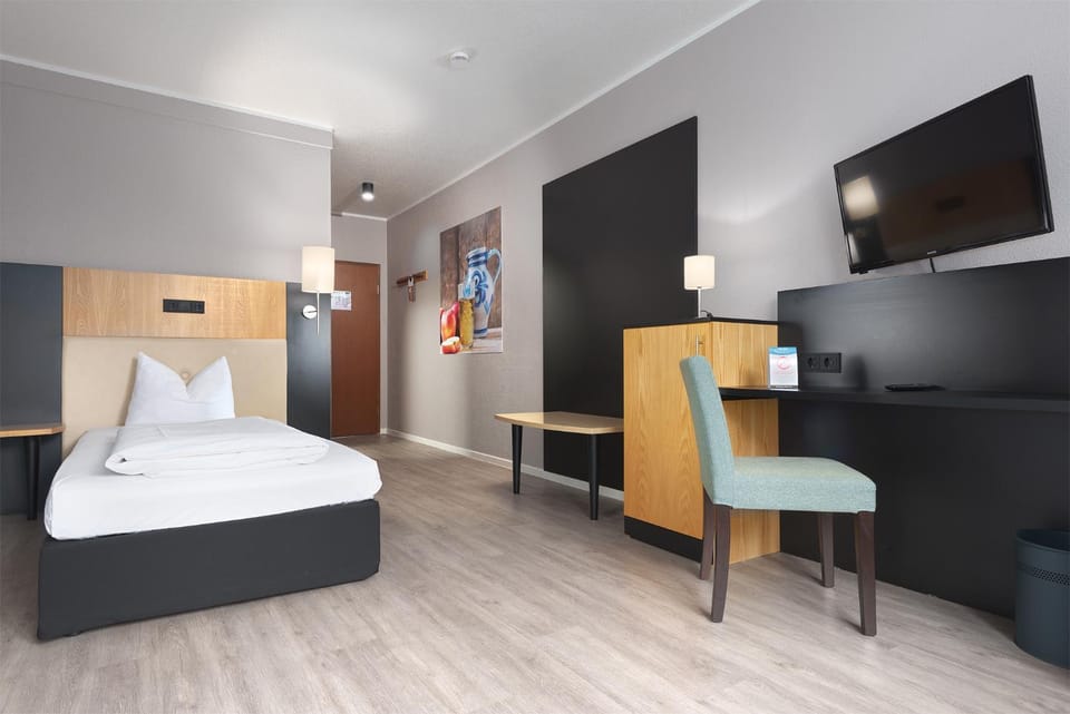 Photo of the whole room, Decorative detail, Bedroom