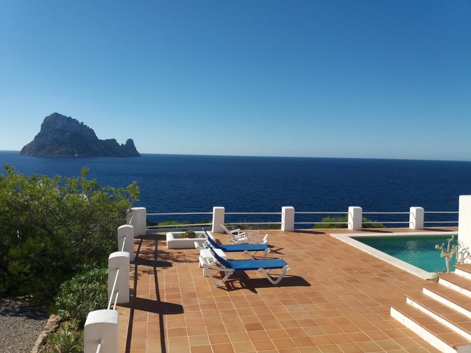 OJOS DE MAR views of Es Vedrá Villa in Ibiza