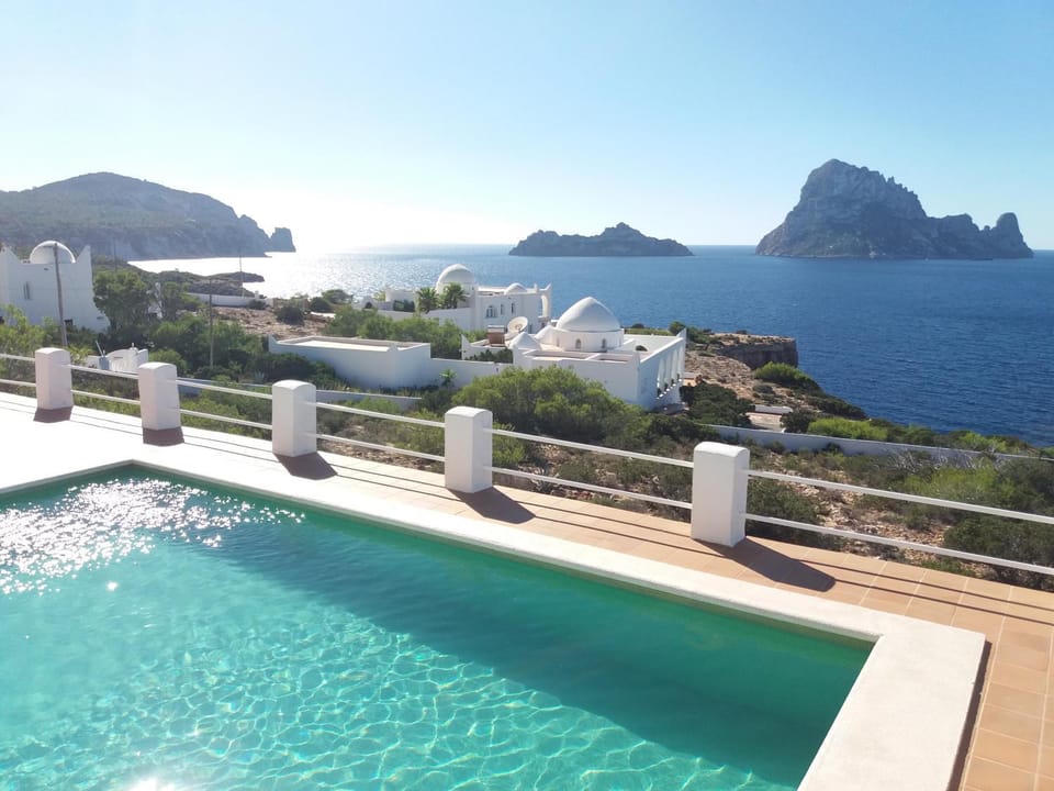 OJOS DE MAR views of Es Vedrá Villa in Ibiza
