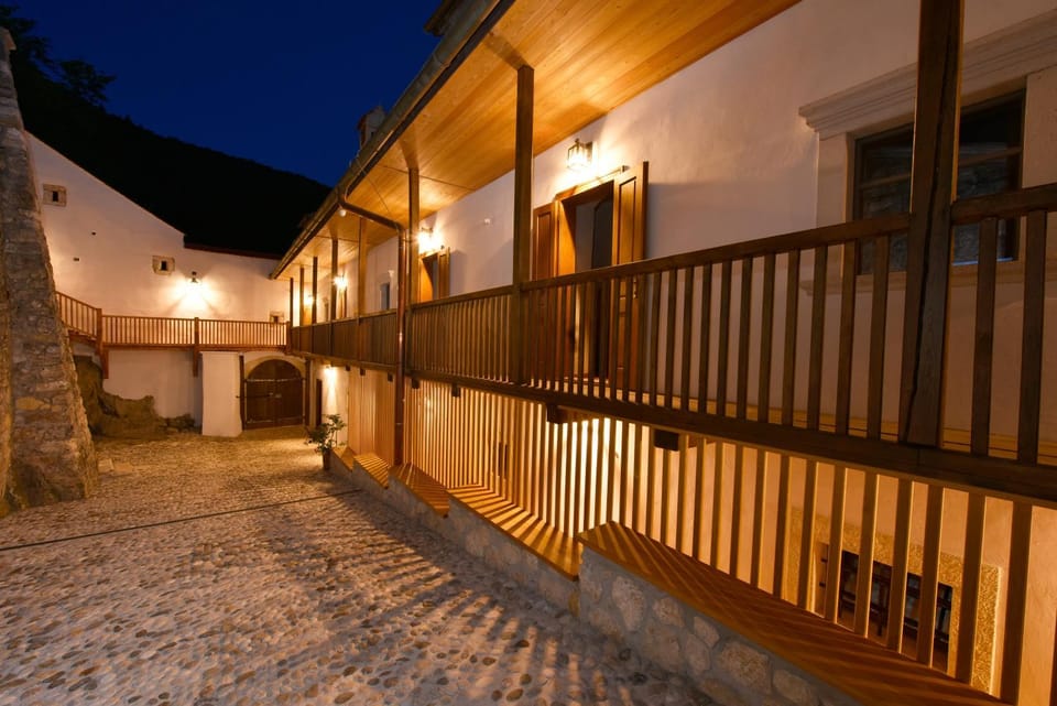 Property building, Night, Balcony/Terrace