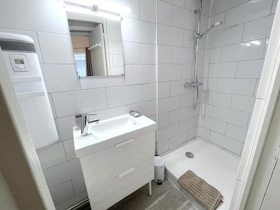 Toilet, Bathroom, Area and facilities