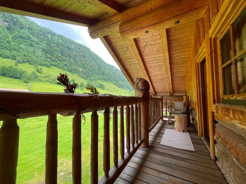 Balcony/Terrace, Mountain view