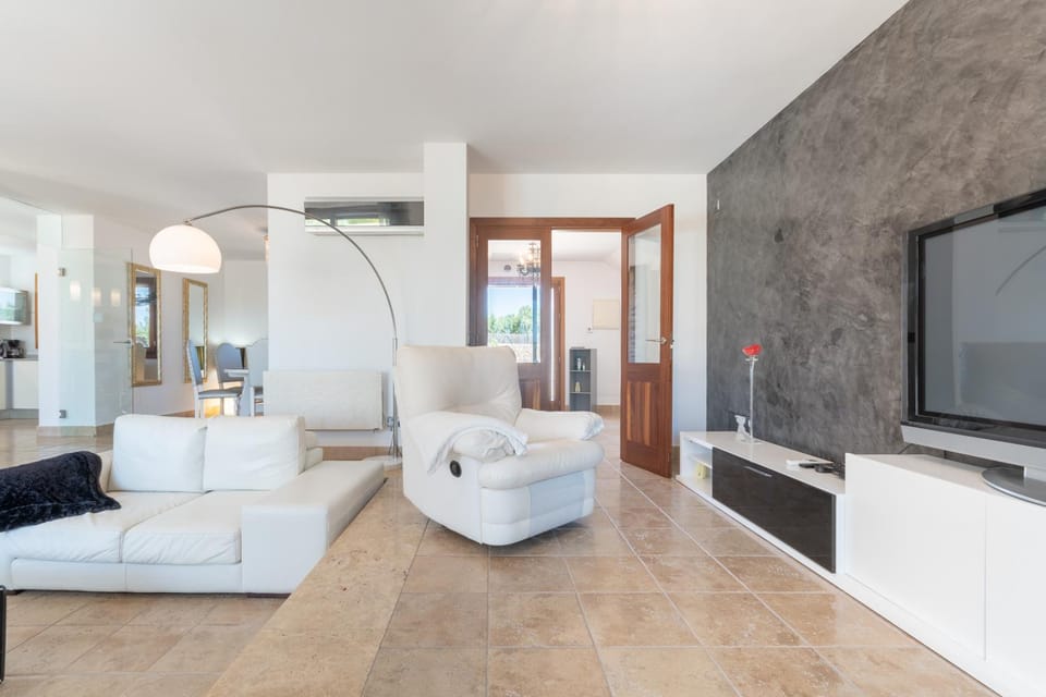 Finca Can Oliva House in Raiguer