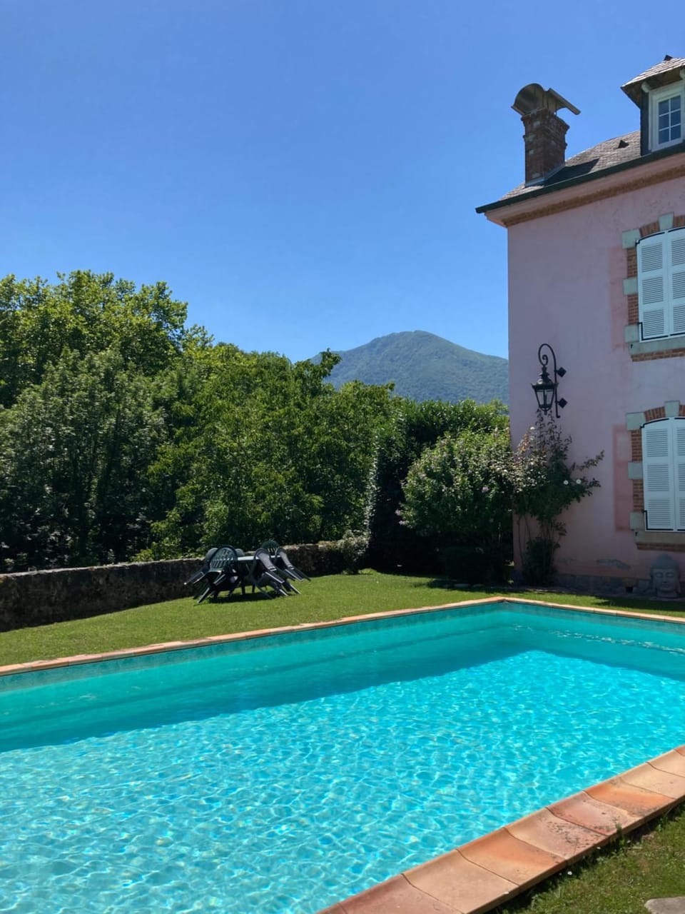 Mountain view, Pool view, Swimming pool