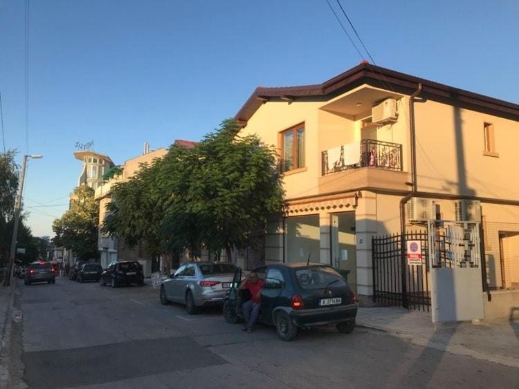 Property building, Balcony/Terrace, Street view