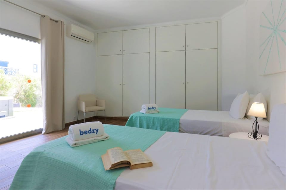 View (from property/room), Photo of the whole room, Bedroom, Garden view