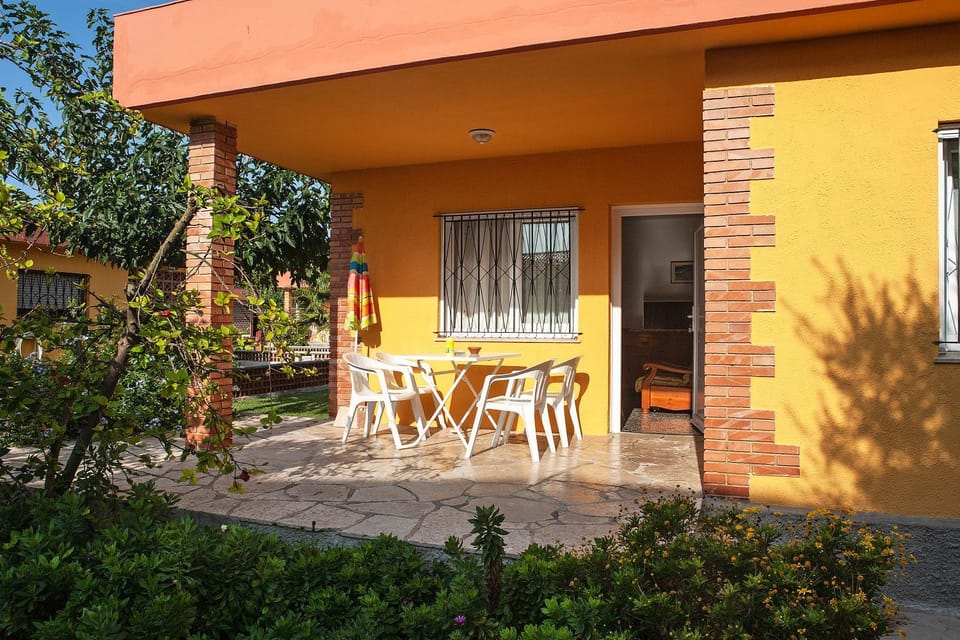 Property building, Garden, Garden view