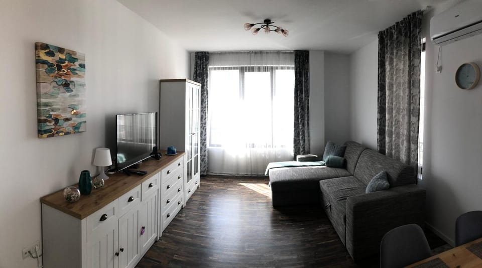 Communal lounge/ TV room, TV and multimedia, Living room, Seating area