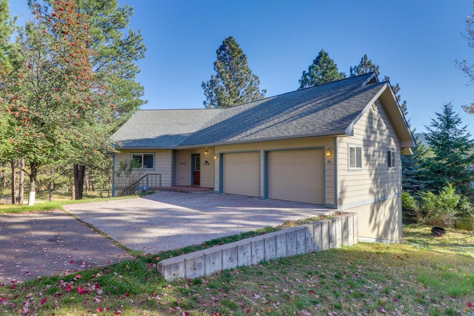 1 Mi to Flathead Lake: Bigfork Village Retreat House in Bigfork