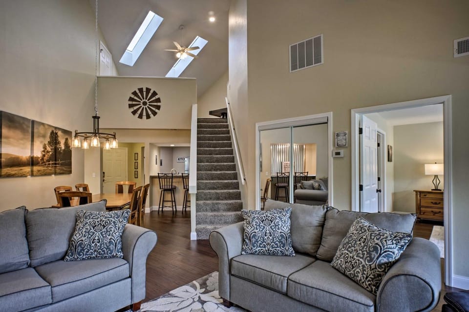 5 Mi to Dtwn & Strip! Branson Condo w/ Indoor Pool House in Branson