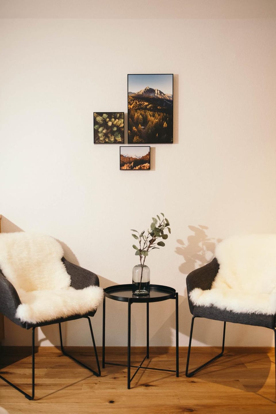 Bathroom, TV and multimedia, Balcony/Terrace, Living room, Photo of the whole room, Decorative detail, Seating area, Bedroom, Mountain view, Family
