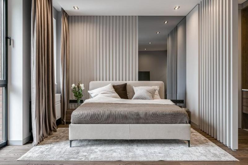 Bed, Seating area, Bedroom