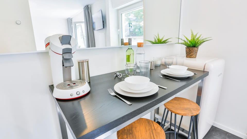 Coffee/tea facilities, Dining area