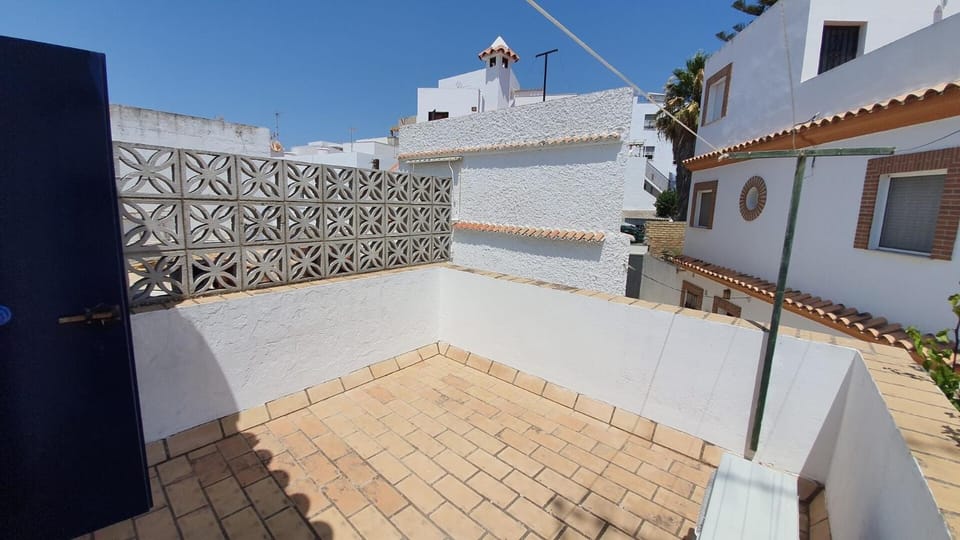 Casa Marinero: Andalusian Patio in Barbate Apartment in Barbate