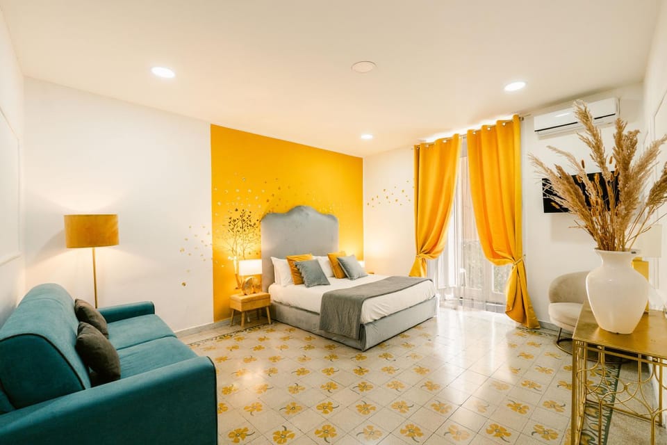 Random B&B By Dimorra Bed and Breakfast in Naples