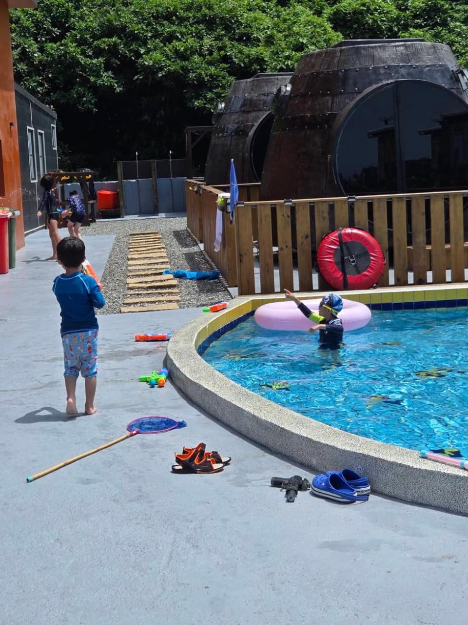 Swimming pool