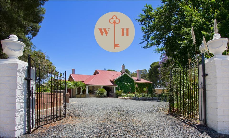 Property building, Facade/entrance, Property logo or sign