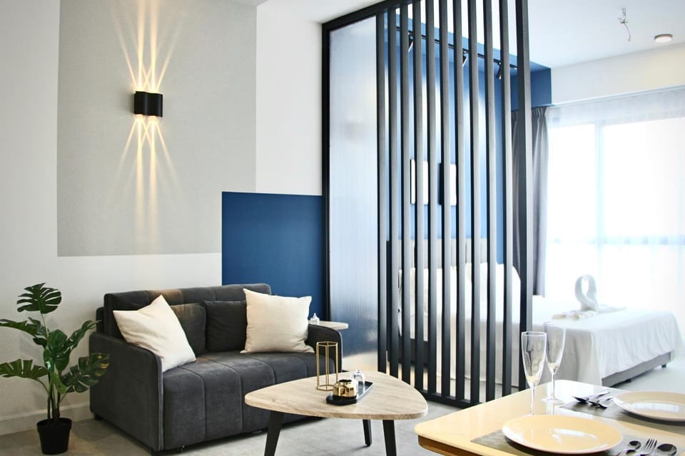 View (from property/room), Living room, Seating area