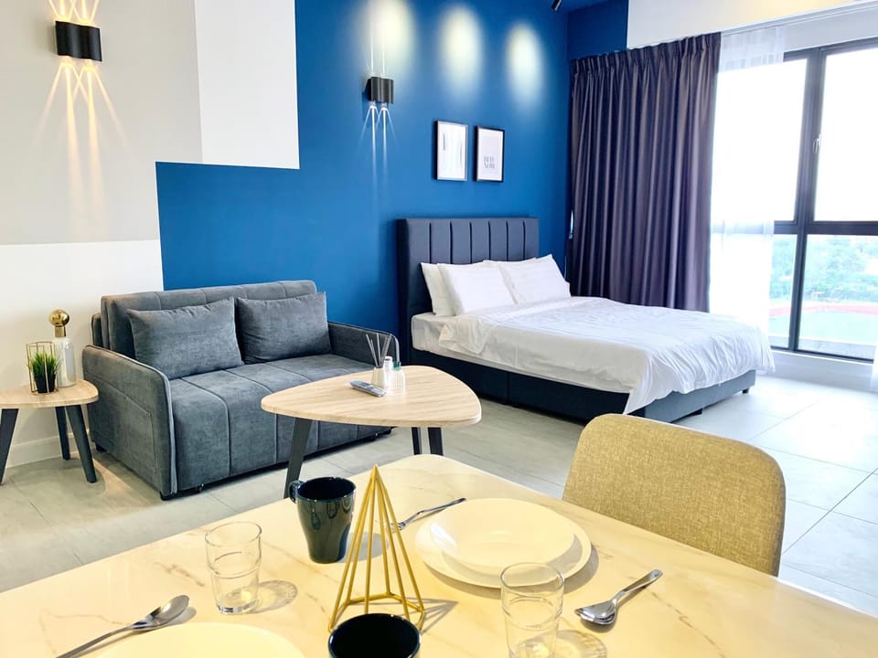 View (from property/room), Living room, Seating area, Dining area