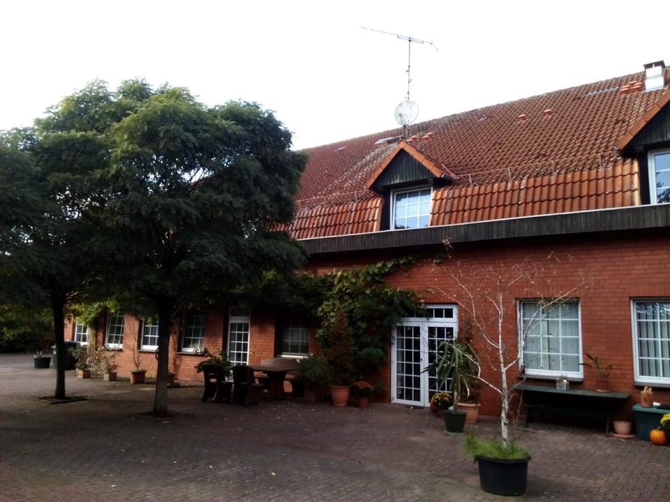 Hotel Leppiner Hof - B&B FRÜHSTÜCKSPENSION Hotel in Saxony-Anhalt, Germany