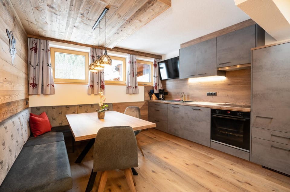 Schönachhof Farm Stay in Tyrol