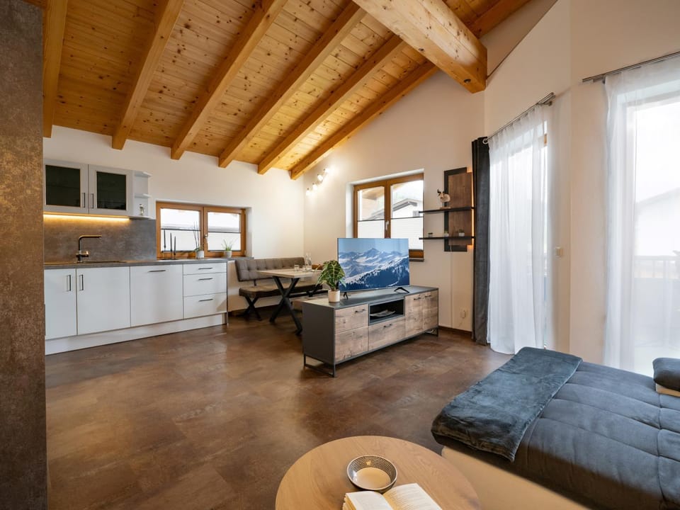 Kitchen or kitchenette, Seating area, Dining area