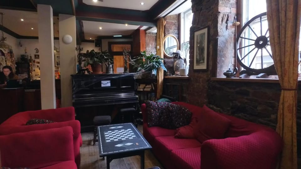 High Street Hostel - Over 18s Only, Backpackers Atmosphere Hostel in Edinburgh