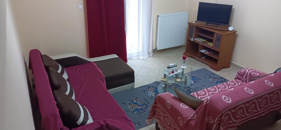 Communal lounge/ TV room, Bed, TV and multimedia, Living room, Photo of the whole room, Seating area, Dining area, Evening entertainment