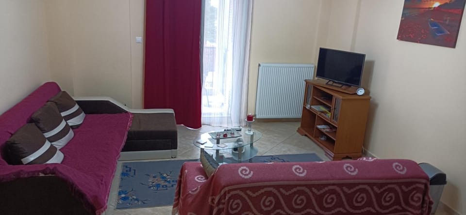 Communal lounge/ TV room, TV and multimedia, Living room, Photo of the whole room, Seating area, Evening entertainment, hair dresser