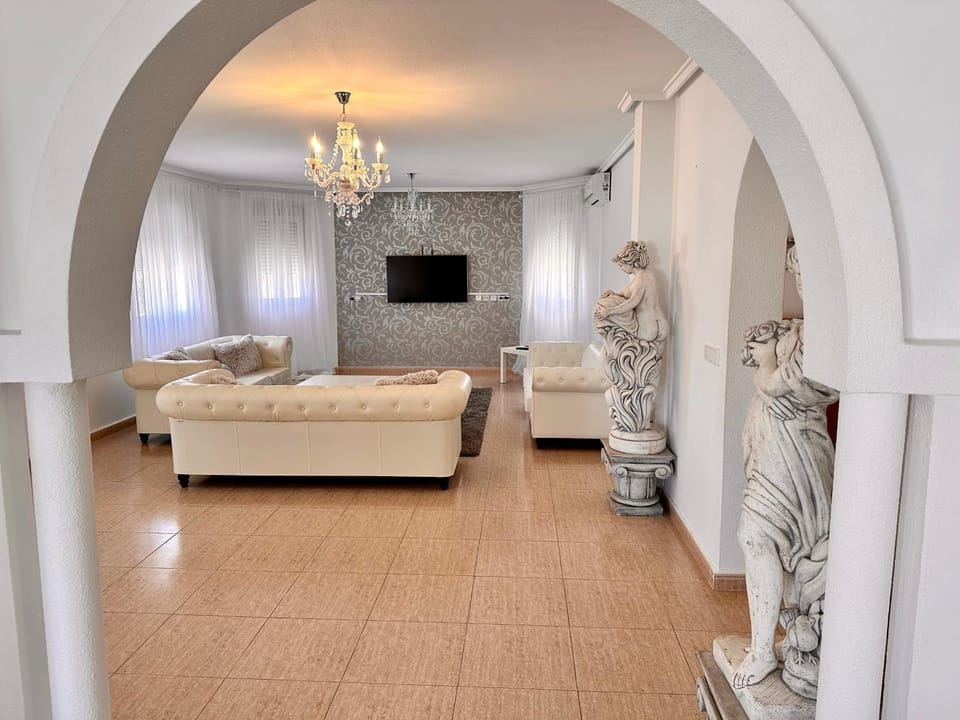 Villas Yanina Luxe GA Heated Private Pool Apartment in Alacantí