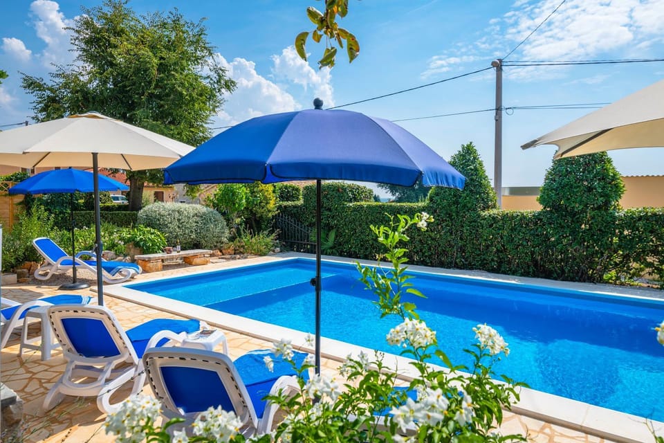 Pool view, Swimming pool, Swimming pool