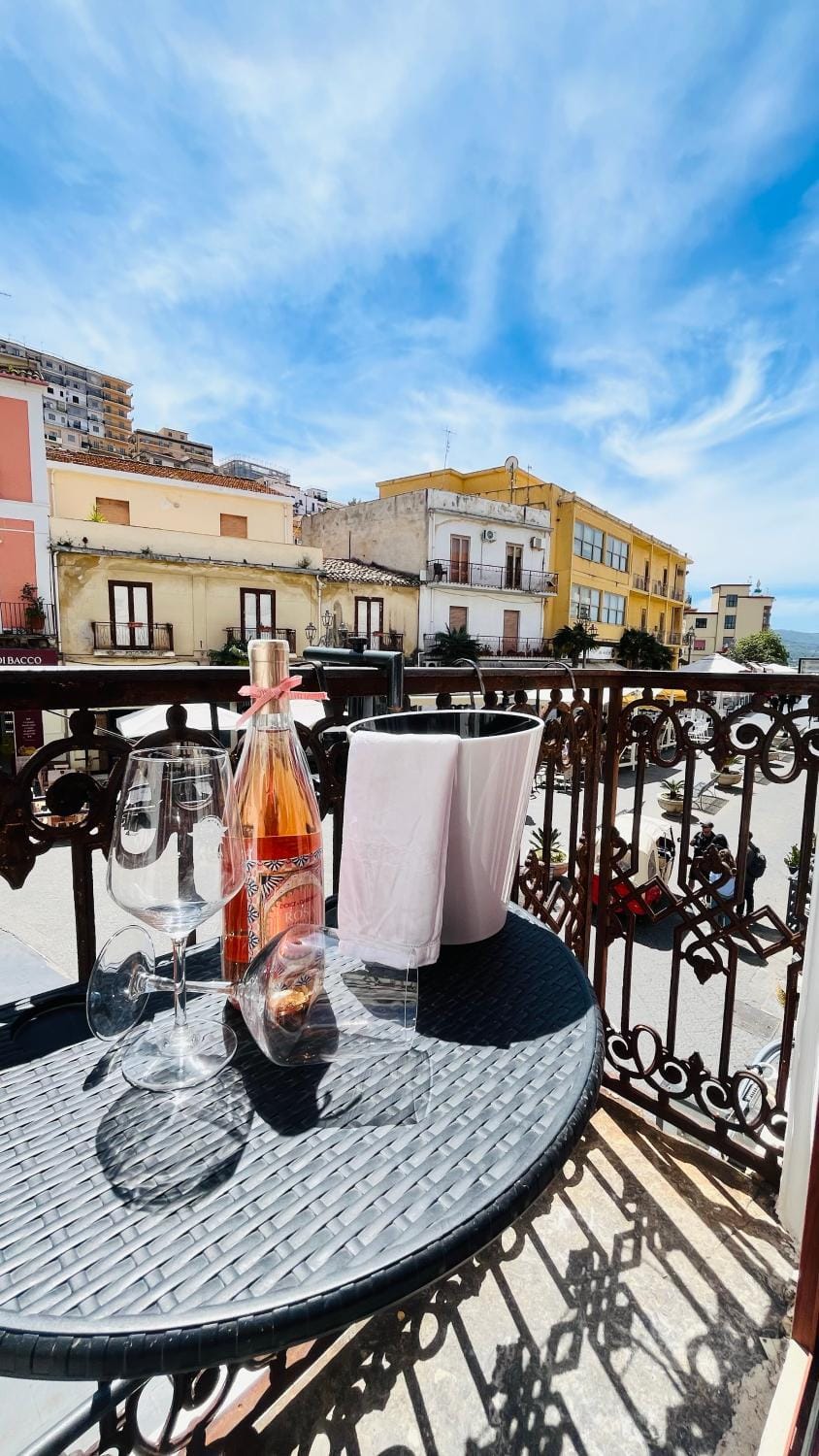Balcony/Terrace, Alcoholic drinks