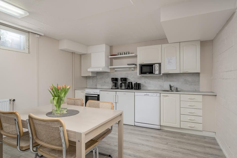 Kitchen or kitchenette, Dining area, microwave, oven, stove, toaster