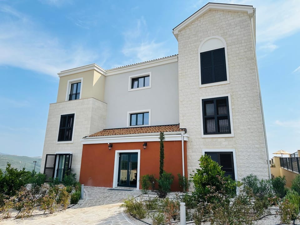 Apartments SLAVA Apartment in Kotor Municipality