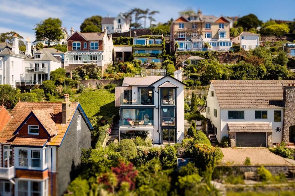 Two Guns – Contemporary, Stylish Townhouse With Stunning Sea Views House in Dartmouth