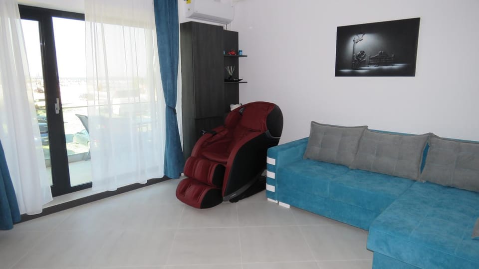 Massage, Living room, Seating area