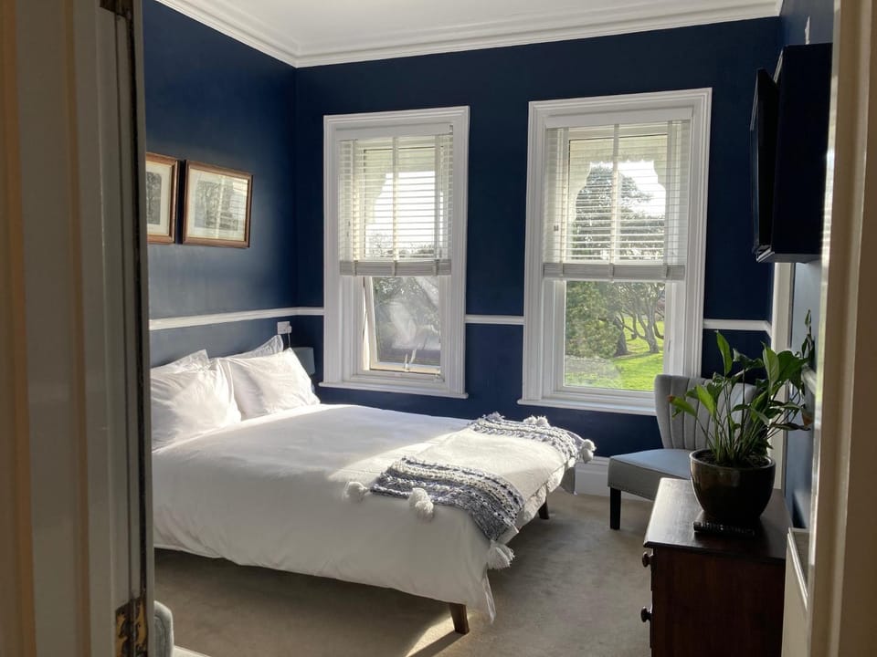 Bed, View (from property/room), Photo of the whole room, Bedroom