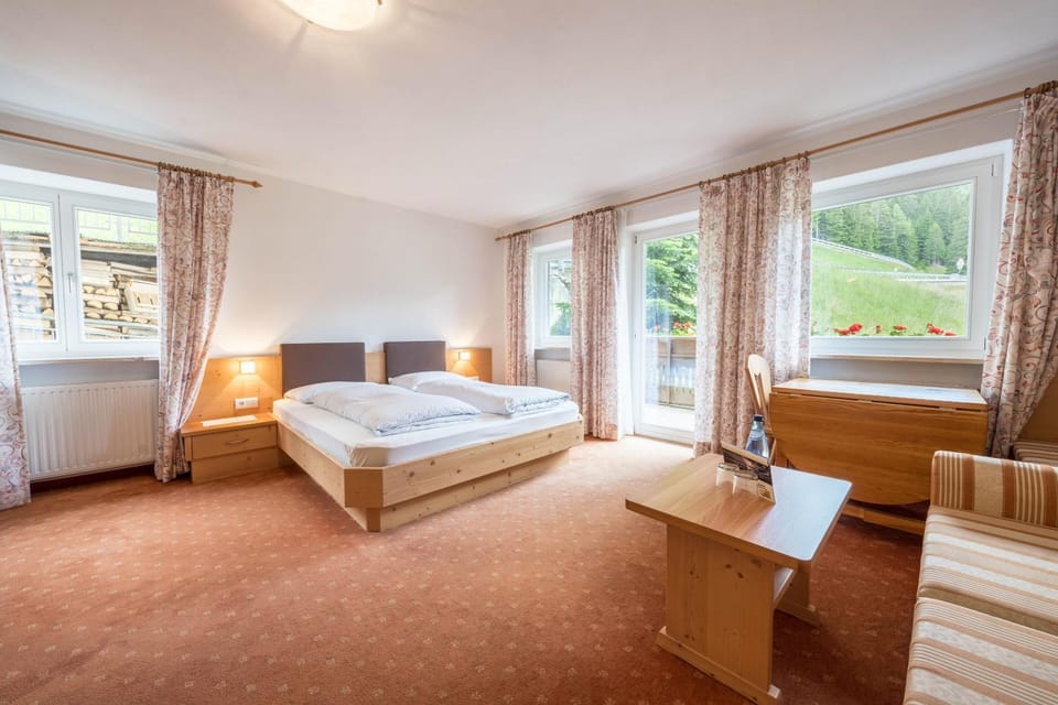 Living room, Bedroom