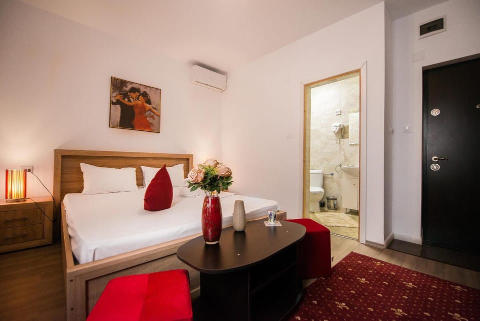 Eden House Bed and Breakfast in Constanța County