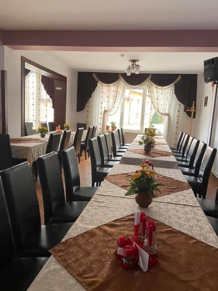 Pensiunea Angela Bed and Breakfast in Romania