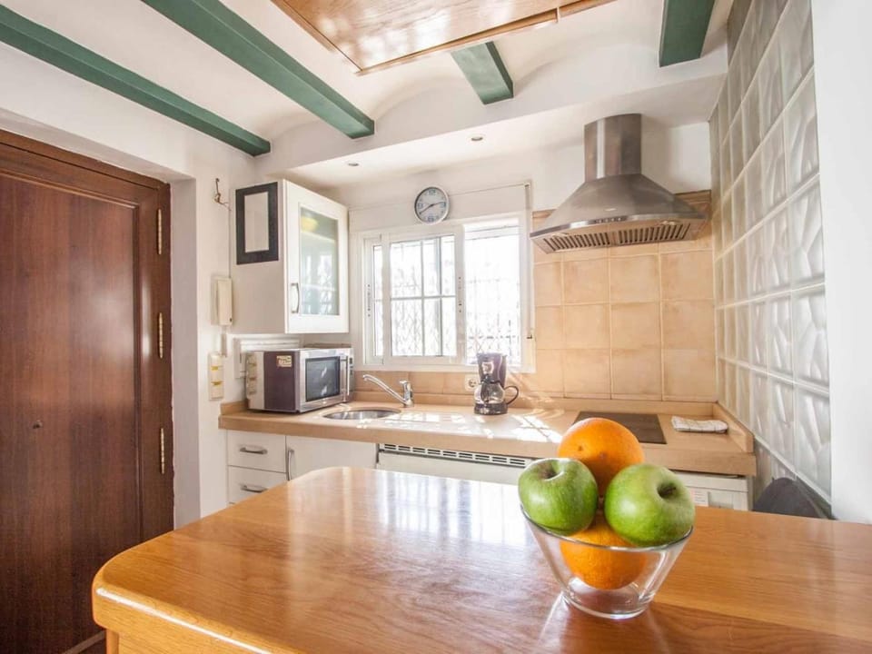 Kitchen or kitchenette, Communal kitchen