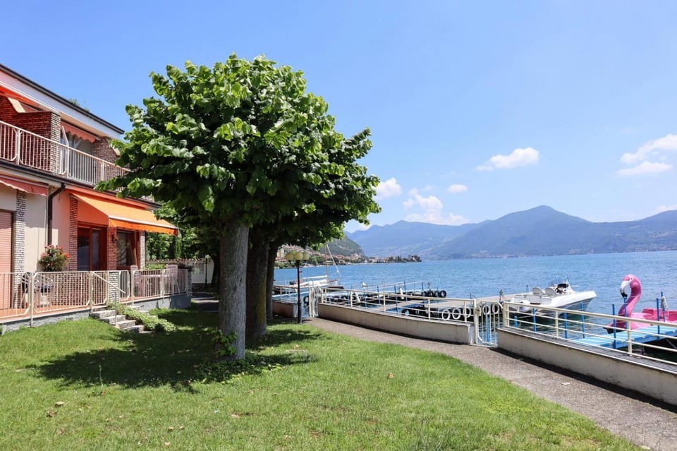 Garden, Lake view
